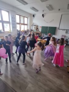 Karneval4-1-rotated.jpg