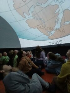 Prekvapeni-planetarium-4-rotated.jpg