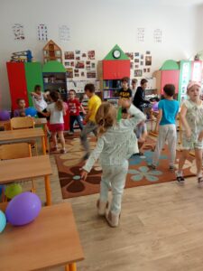 Tyden-splnenych-prani-balonkovo-pyzamova-party-.jpg