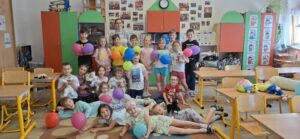 Tyden-splnenych-prani-balonkovo-pyzamova-party-7.jpg