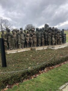 Lidice-sousosi-exkurze.jpg